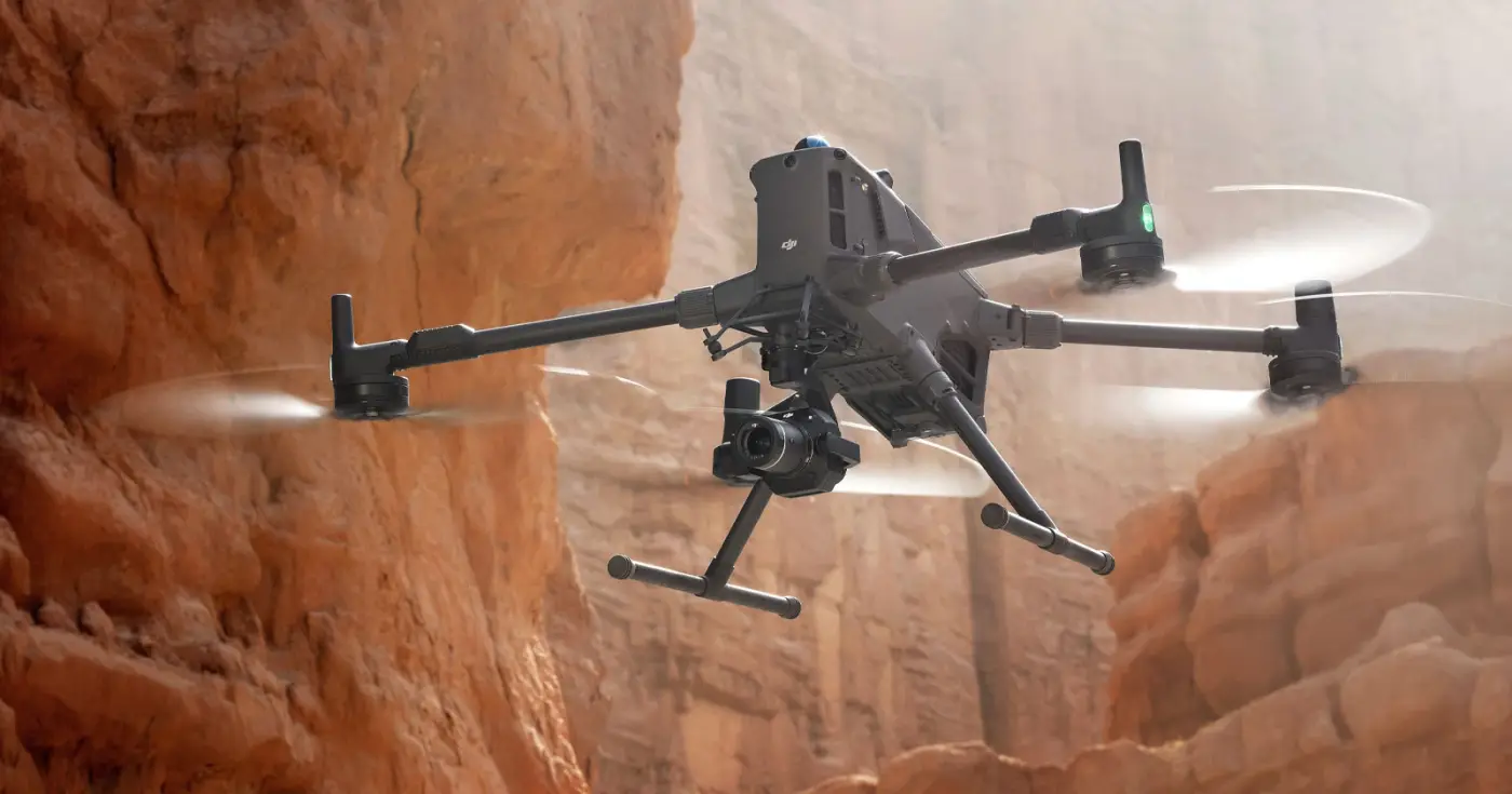 DJI Matrice 400 en operación de inspección