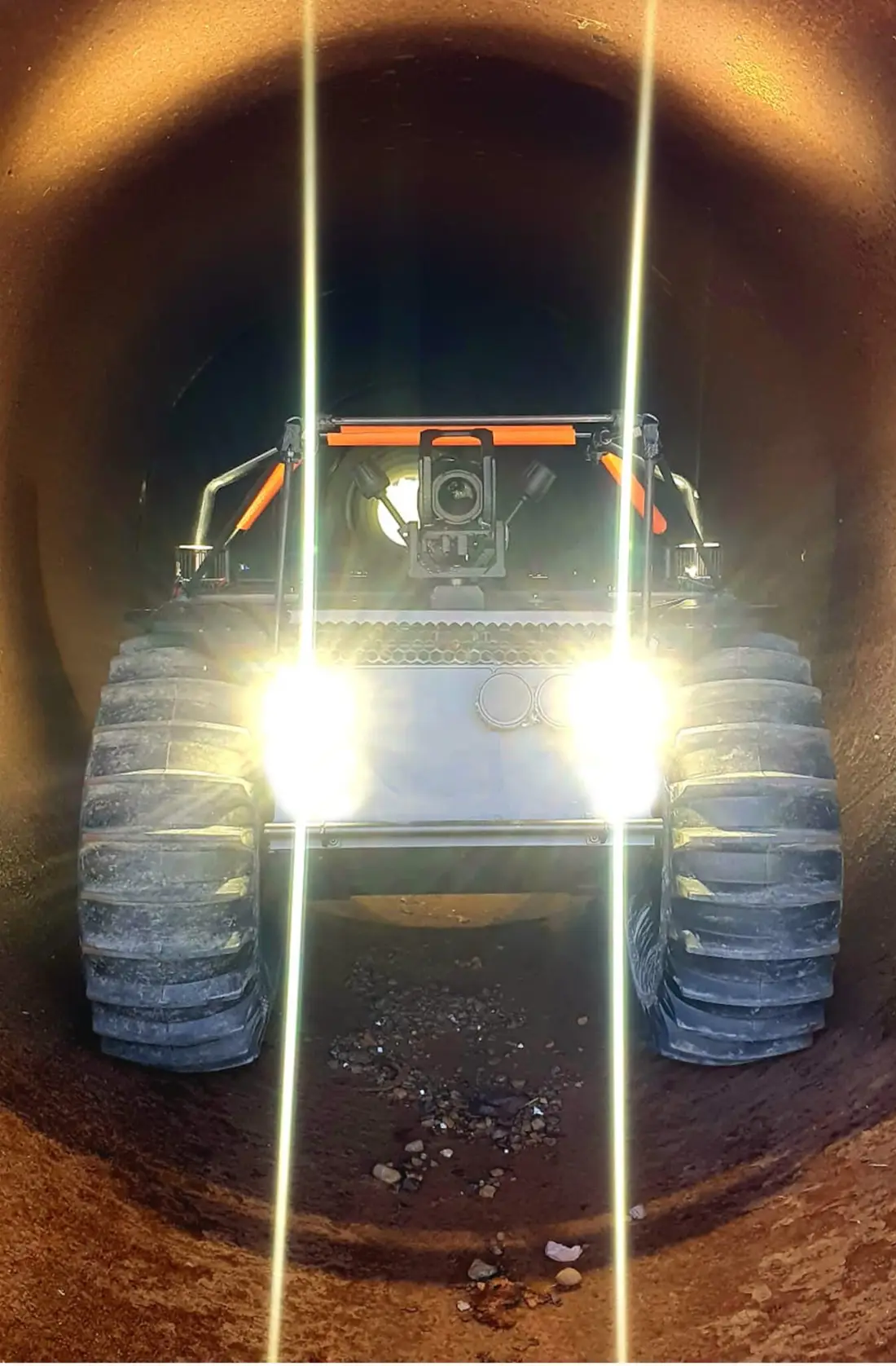 Rover terrestre de inspección de Pirodrone