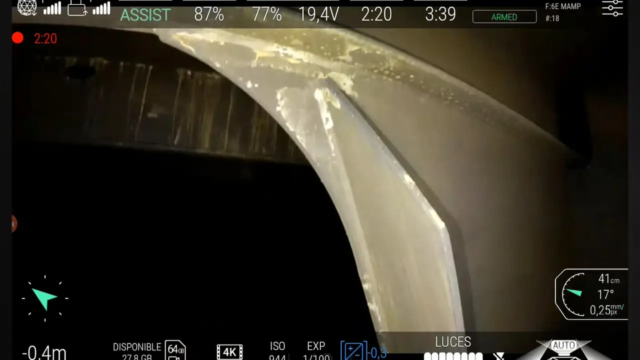 Vuelo del dron en el interior de una bodega del petrolero Monte Toledo