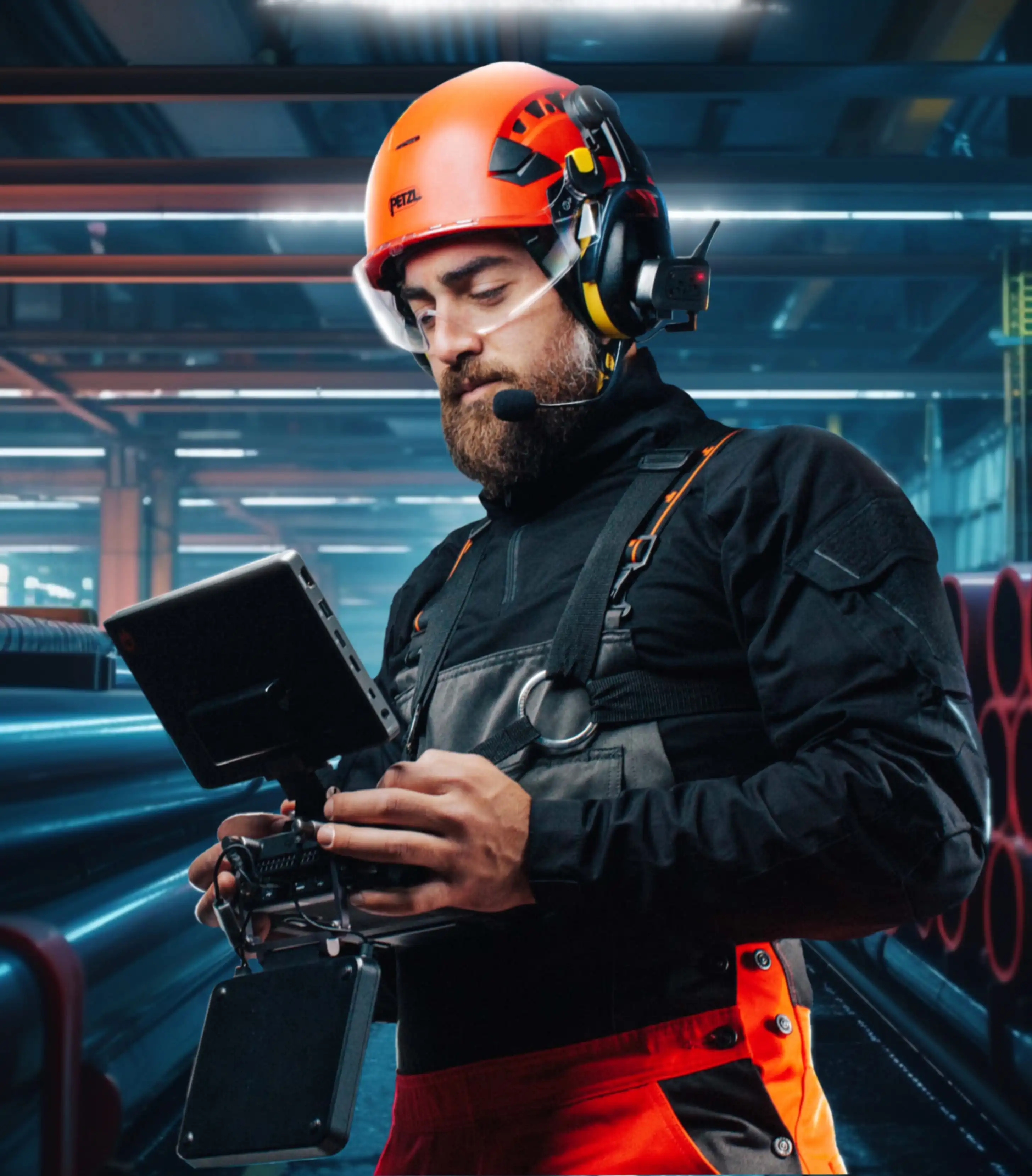 Piloto de Pirodrone operando un dron en exterior